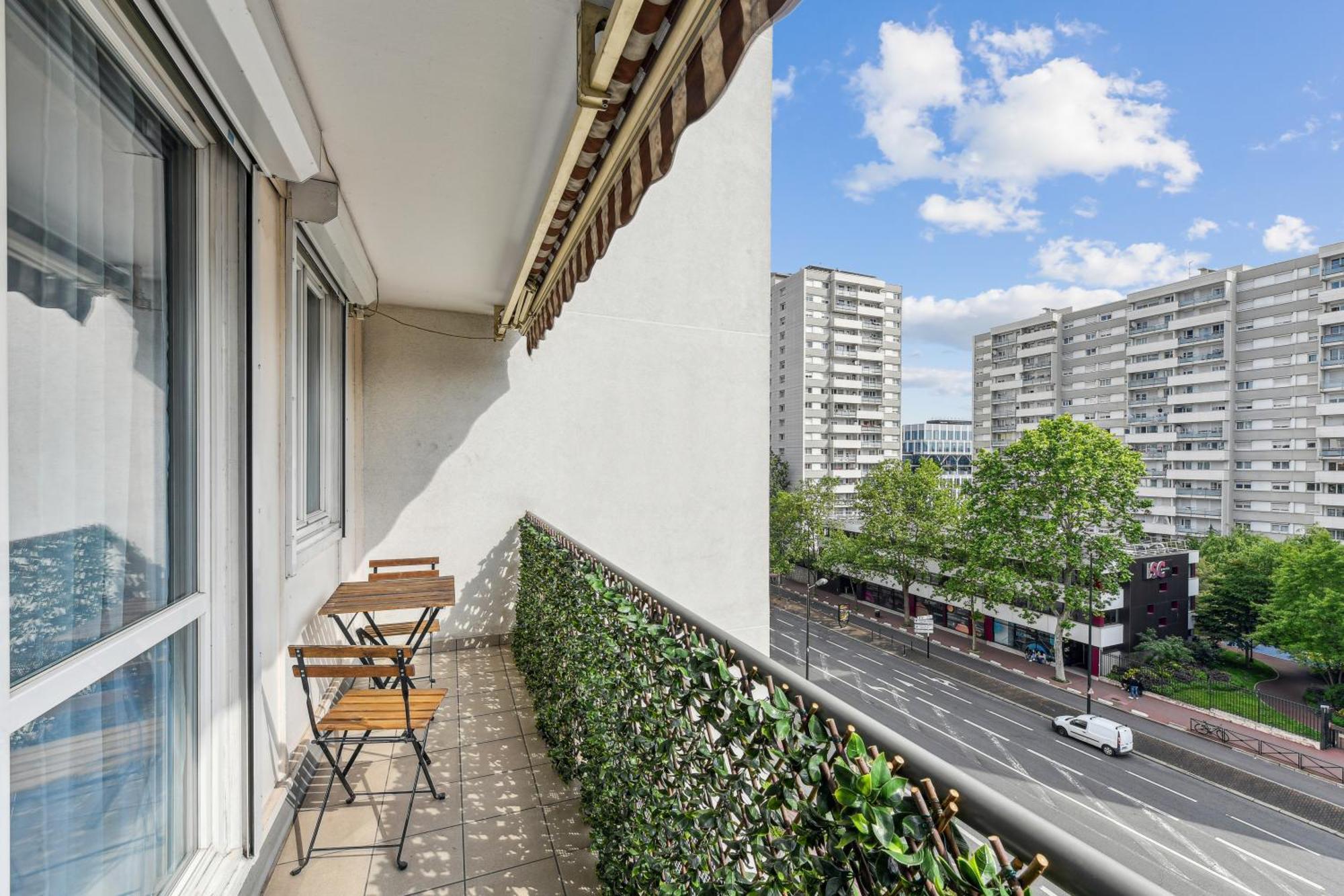 Chic And Comfortable Apart With Balcony Levallois-Perret Bagian luar foto