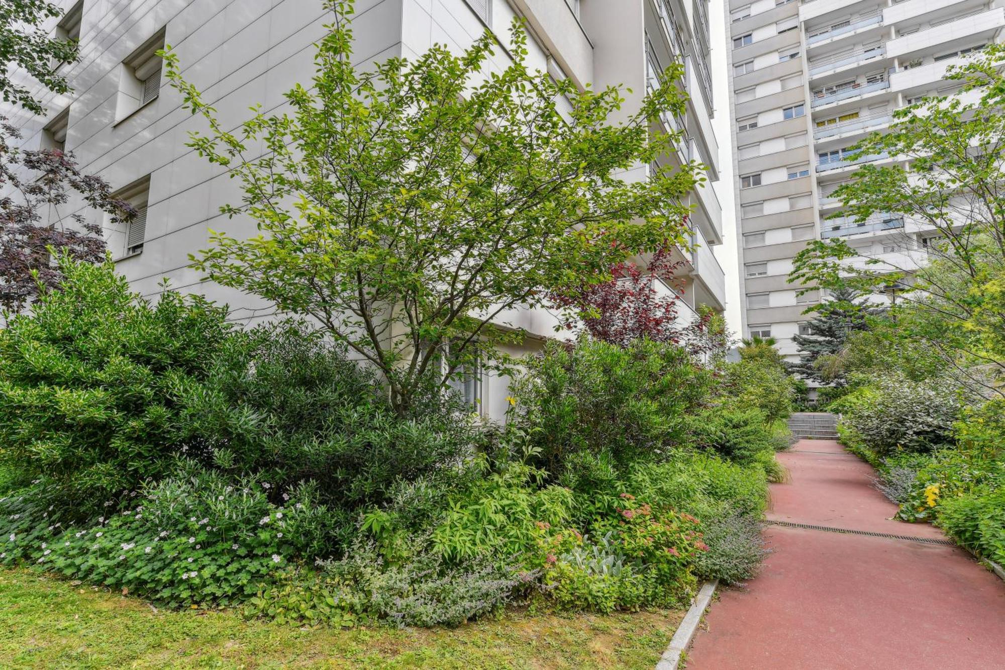 Chic And Comfortable Apart With Balcony Levallois-Perret Bagian luar foto